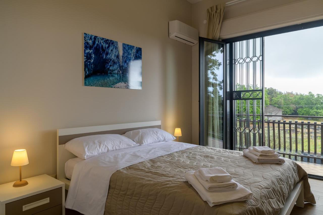Bee Happy - Bed And Breakfast Цафферана-Этнея Экстерьер фото